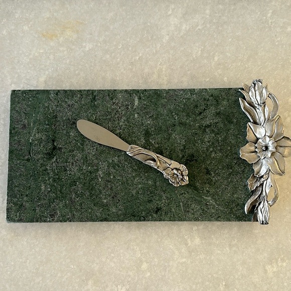 Seagull Pewter and Green Marble Daffodil Design Serving Board Cheese Board Set - Picture 1 of 8